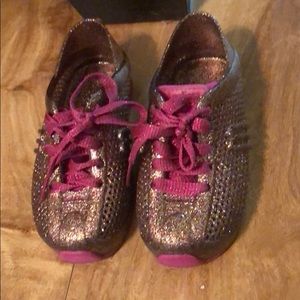 Shoe